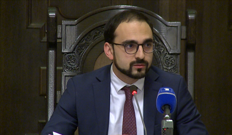 В чем причина медленного развития бизнес-среды?