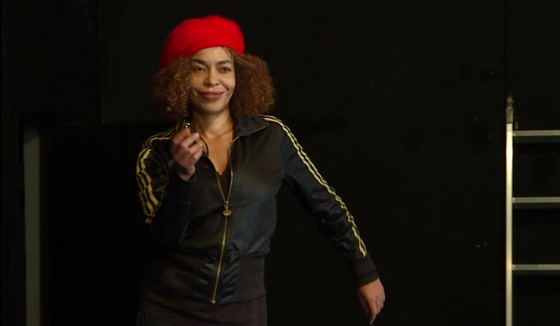 Шекспир сразу на нескольких языках в одном представлении