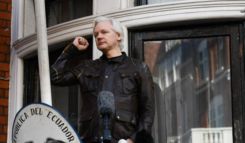 International news: Person close to Assange arrested in Ecuador