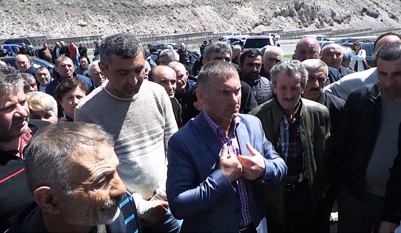 Արծվաշենցիները փակել են Երևան-Սևան մայրուղին