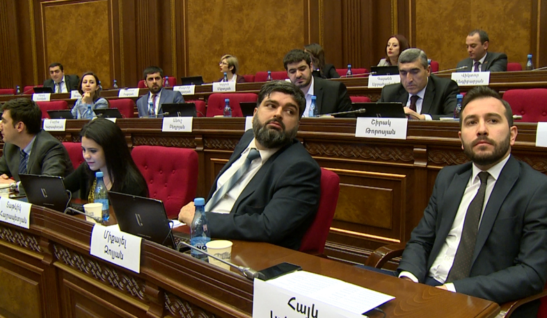 Parliament approves government structure reforms