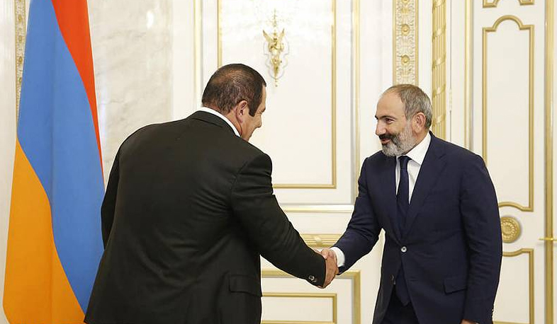 Gagik Tsarukyan meets with Nikol Pashinyan