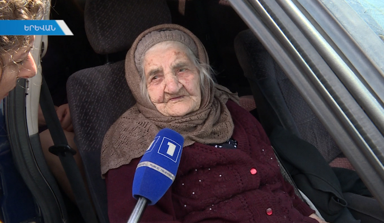 108-ամյա Եպրաքսյա տատն այցելել է Ծիծեռնակաբերդ