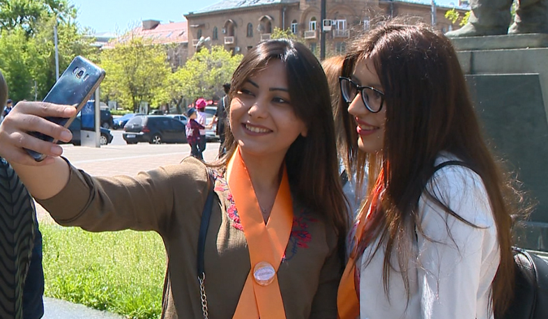 «Խաղաղություն, աշխատանք, կոմունիզմ» կարգախոսը