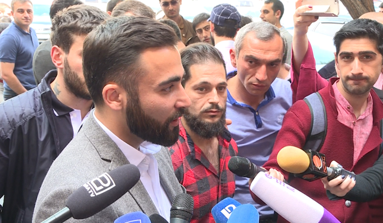 Mobile cafes hold protests