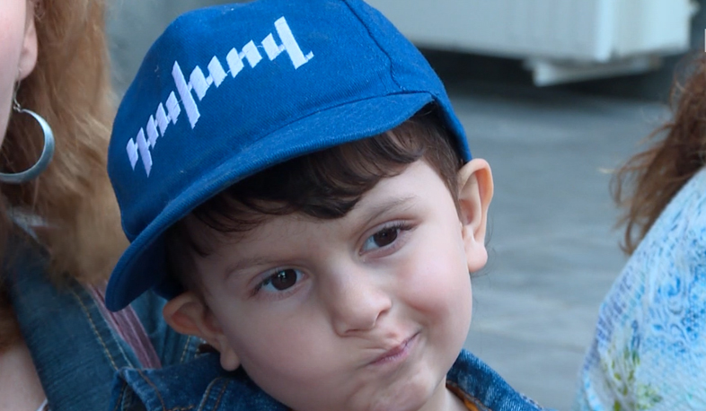 Акции протеста перед зданием правительства