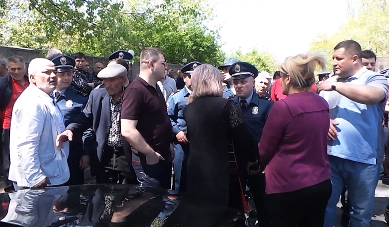 Ողջաբերդցիները փակել էին ավտոճանապարհը