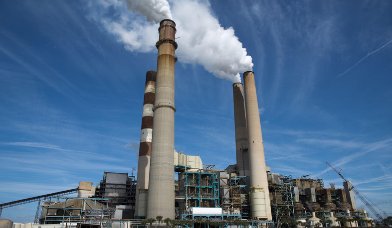 International news: Ukraine extends Russia sanctions