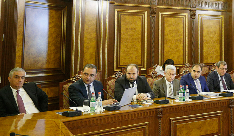 Կառավարությունում քննարկվել են ներդրումային ծրագրերը
