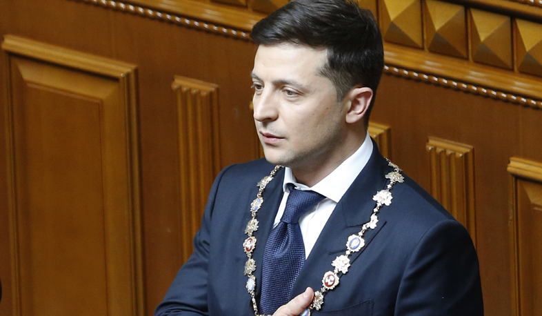 Zelensky swears in as Ukraine President