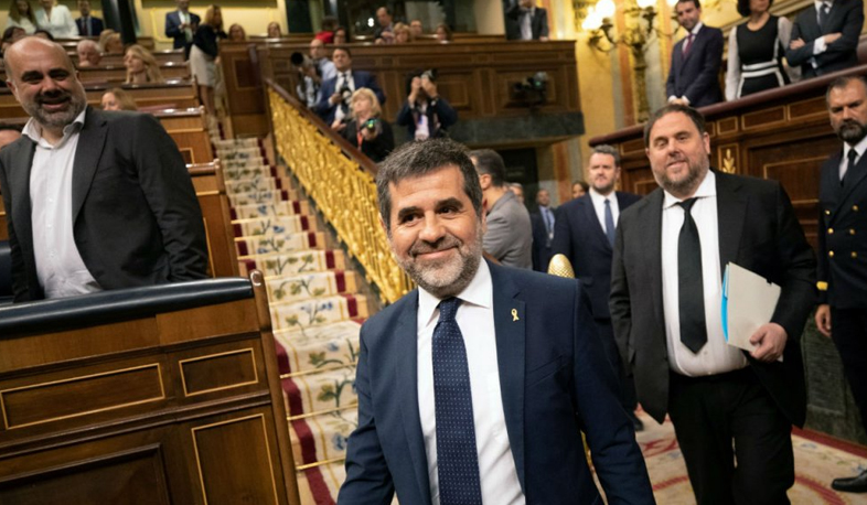 Международные новости: арестованные депутаты на церемонии инаугурации