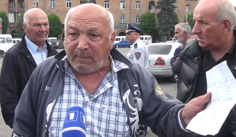 Public transport drivers go on strike in Vanadzor