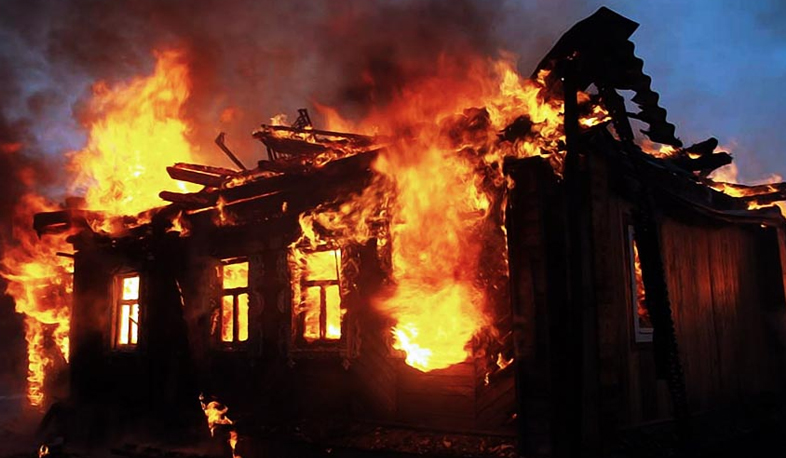 Ամբողջությամբ այրվել է պայմանագրային զինծառայողի տունը