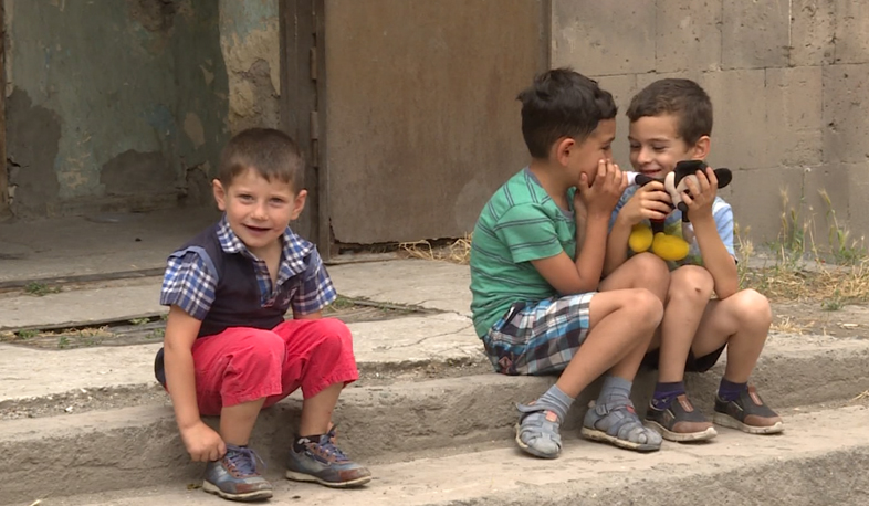 Two Yerevan buildings to be evacuated