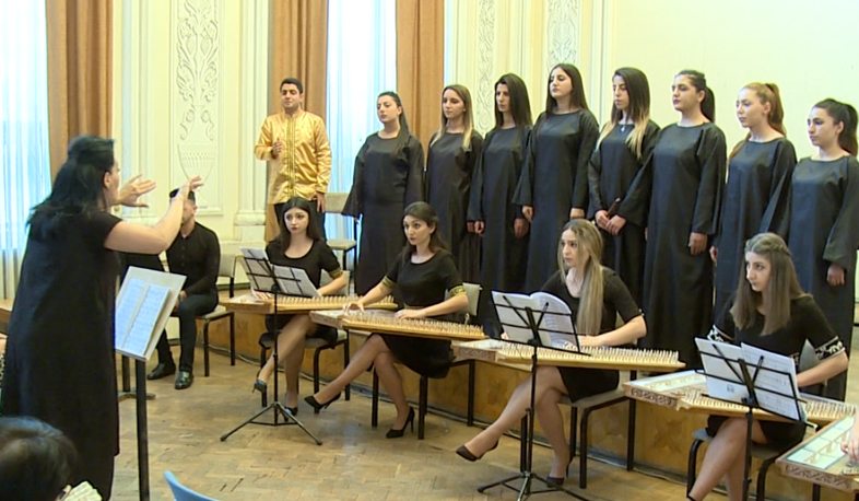 Komitas version of Anoush performed for the first time
