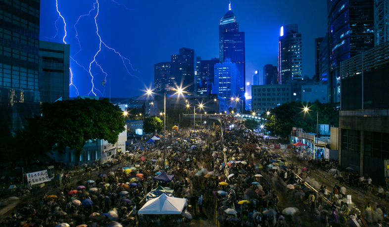 Հոնկոնգում ցուցարարները խորհրդարանի շենք են ներխուժել. միջազգային լուրեր