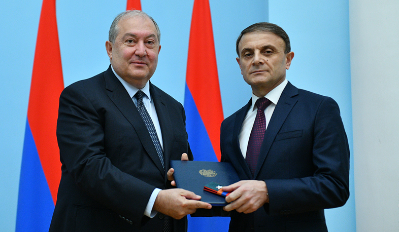 Նախագահը բարձրագույն զինվորական կոչումներ և դասային աստիճաններ է շնորհել