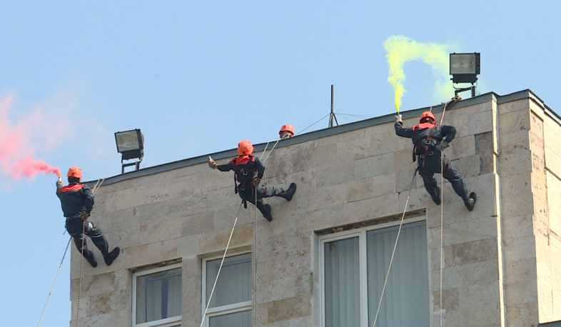 New graduates join rescuers