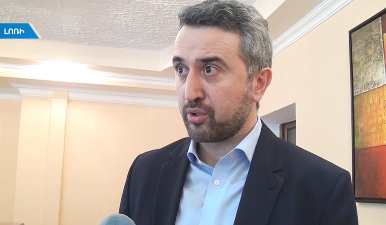 Արա Խզմալյանը հանդիպել է լոռեցի արվեստագետների հետ