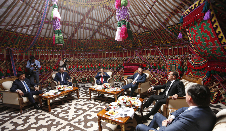 Մեկնարկել է ՀՀ վարչապետի աշխատանքային այցը Ղրղզստան