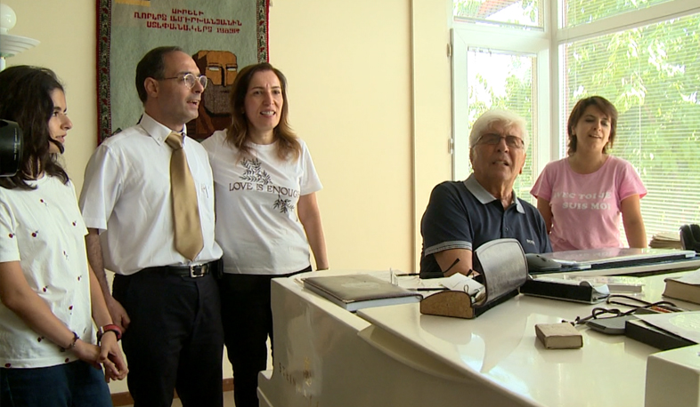Family from diaspora visits famous composer