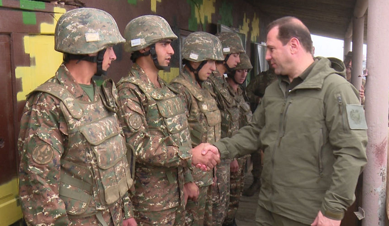 ՀՀ պաշտպանության նախարար Դավիթ Տոնոյանն Արցախում է