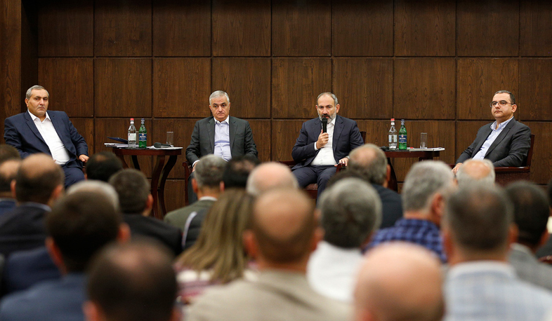 Վարչապետը հանդիպել է տնտեսության տարբեր ճյուղերը ներկայացնող գործարարներին