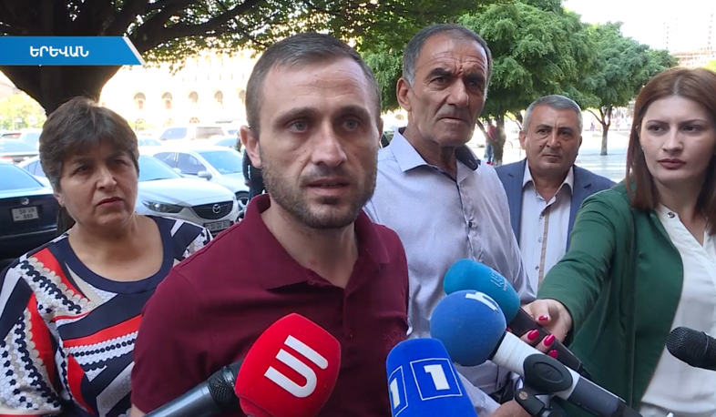 Բողոքի ակցիա կառավարության շենքի դիմաց