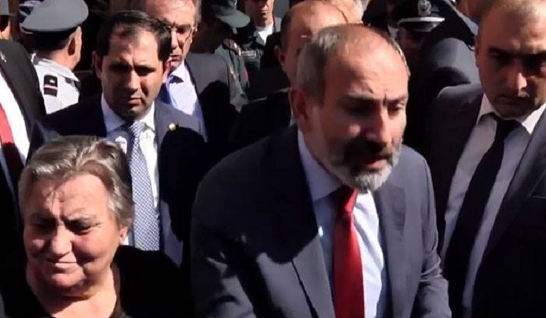 Վարչապետը ներողություն խնդրեց սևազգեստ մայրերից