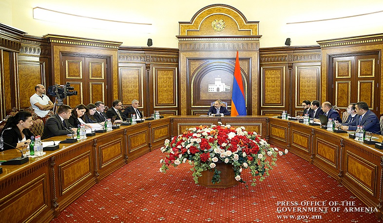 Վարչապետի մոտ քննարկվել են ճանապարհաշինության ոլորտի խնդիրները