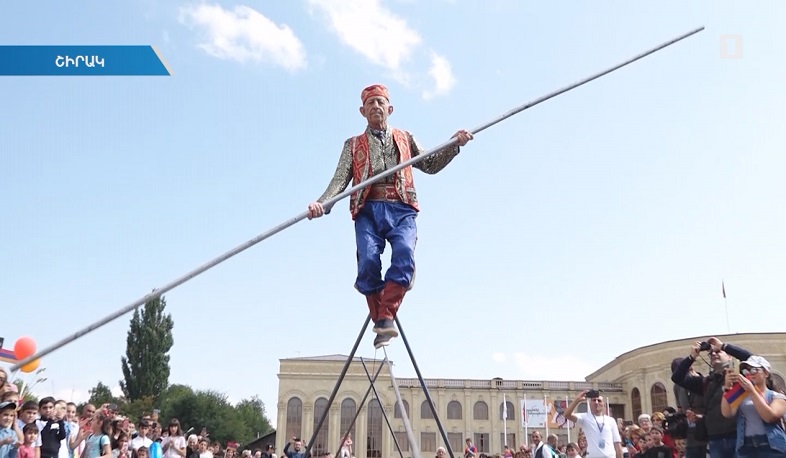 Գյումրիում տոնակատարությունները կշարունակվեն մինչև ուշ գիշեր