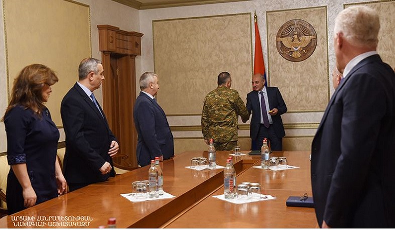 Արցախի ՊԲ հրամանատարին շնորհվել է գեներալ-լեյտենանտի կոչում