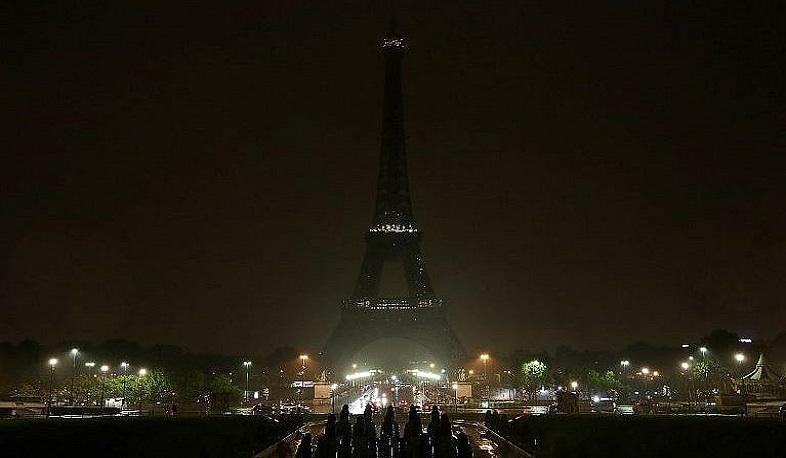 Ի հիշատակ Ժակ Շիրակի կանջատվեն Էյֆելյան աշտարակի լույսերը