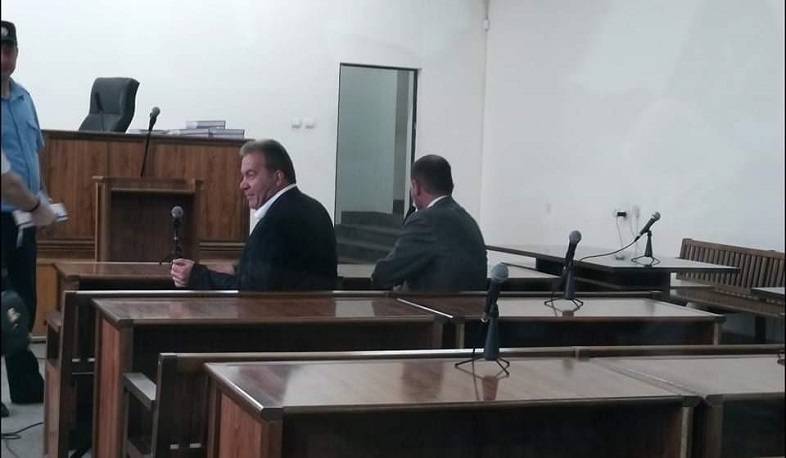 Ամբաստանյալ Լևոն Երանոսյանը այգի է մշակում