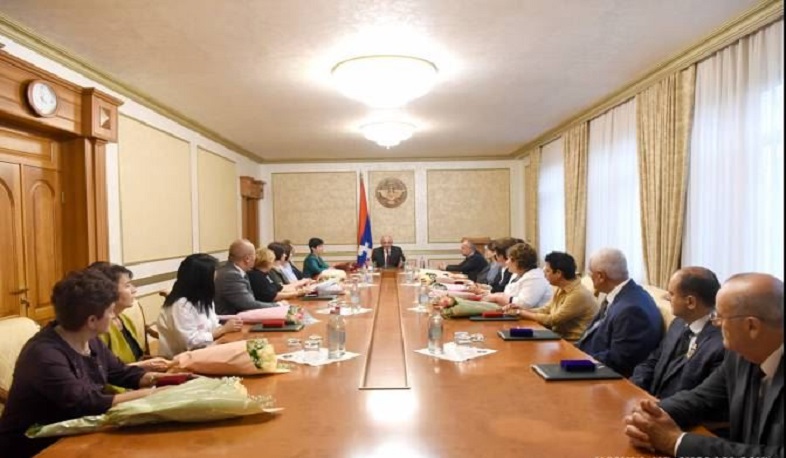 Բակո Սահակյանն ընդունել է «Դասավանդիր, Հայաստան» ծրագրի մասնակիցներին