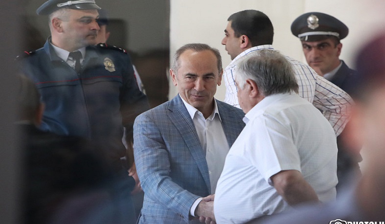 Robert Kocharyan moved to Izmirlyan Medical Center