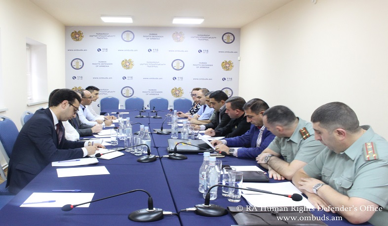 ՄԻՊ-ին առընթեր զինծառայողների խորհրդի նիստի հարցերը քննարկվել են պաշտպանության նախարարության հետ