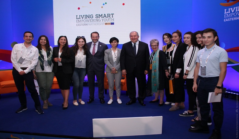 Որպես պետություն և ազգ խելացի ապրելը բոլորի ուժերի համադրումն է. Արմեն Սարգսյան