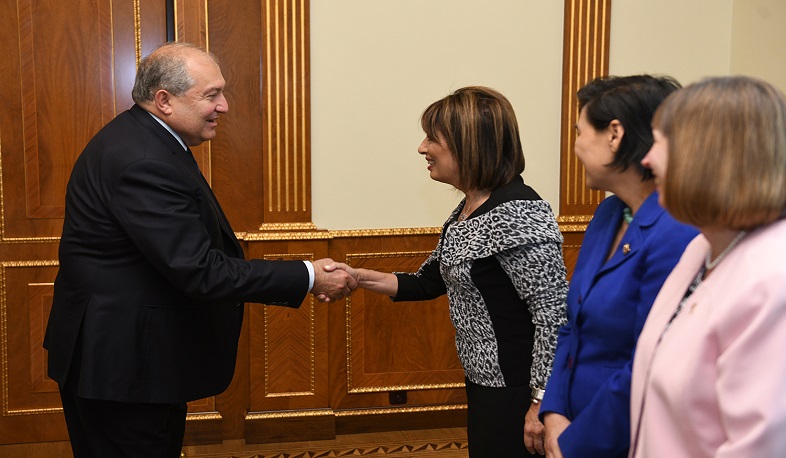 Արմեն Սարգսյանը հյուրընկալել է ԱՄՆ Ներկայացուցիչների պալատի անդամներ Ջեքի Սփիերին և Ջուդի Չուին