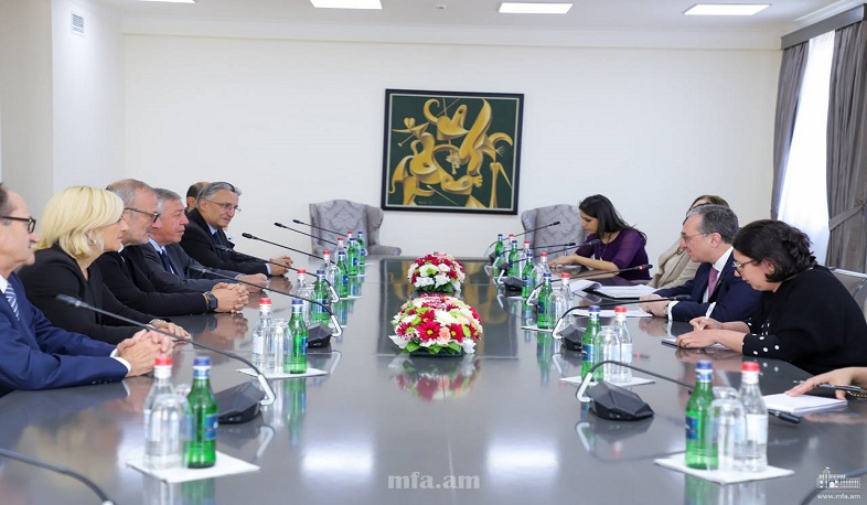 Մնացականյանն ընդունել է ֆրանսիացի խորհրդարանականների և քաղաքապետների