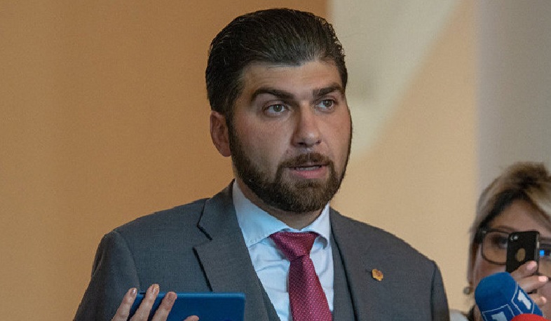 Ոստիկանությունը Դավիթ Սանասարյանի մասնակցությամբ վրաերթի ահազանգ չի ստացել