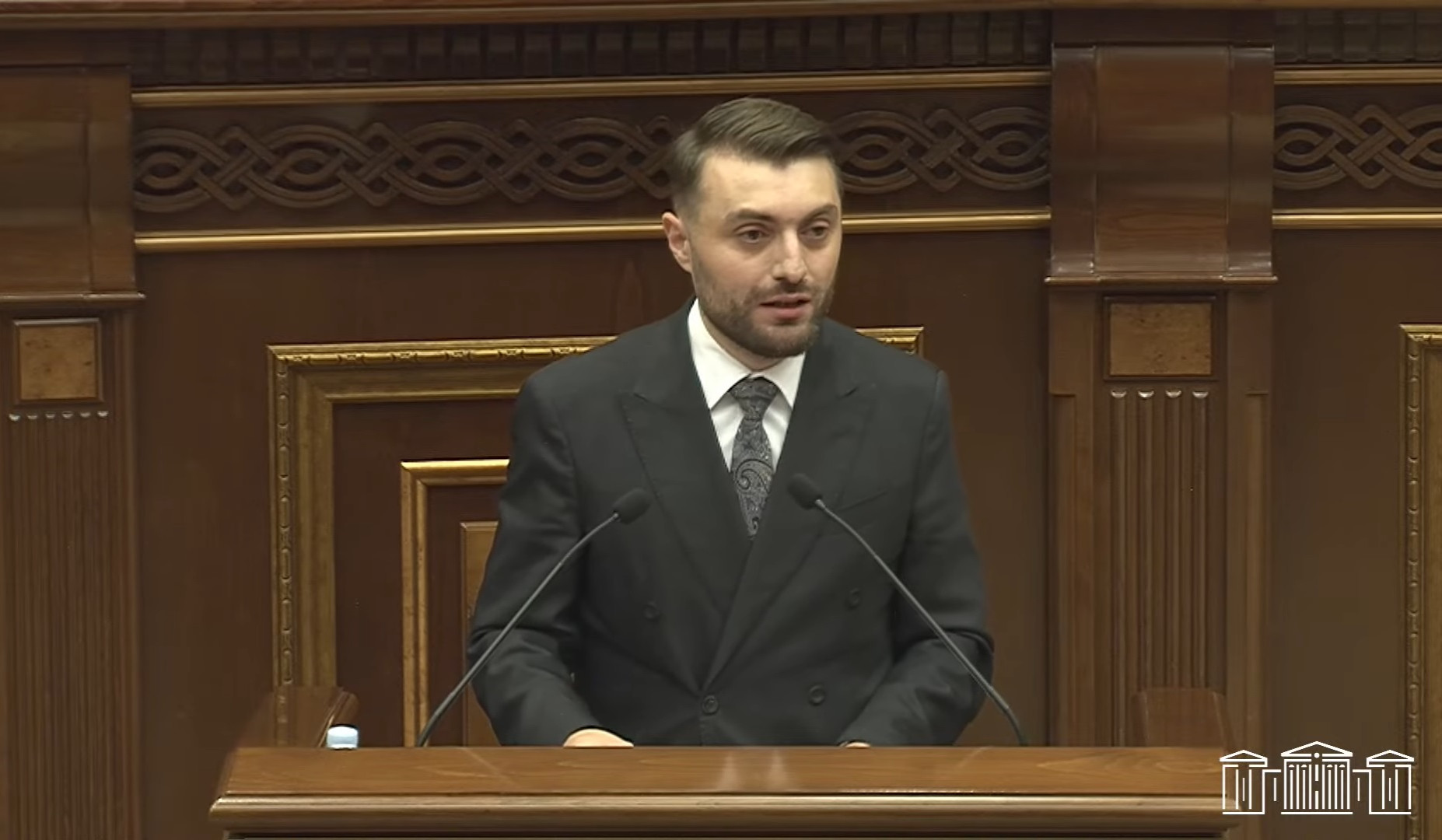 Օրակարգում դրված են պետությանը վերադարձվող՝ զենք չդարձած դղյակներ, որոնց ամեն քարը մի զինվորի ճակատագիր է. Արեն Մկրտչյան