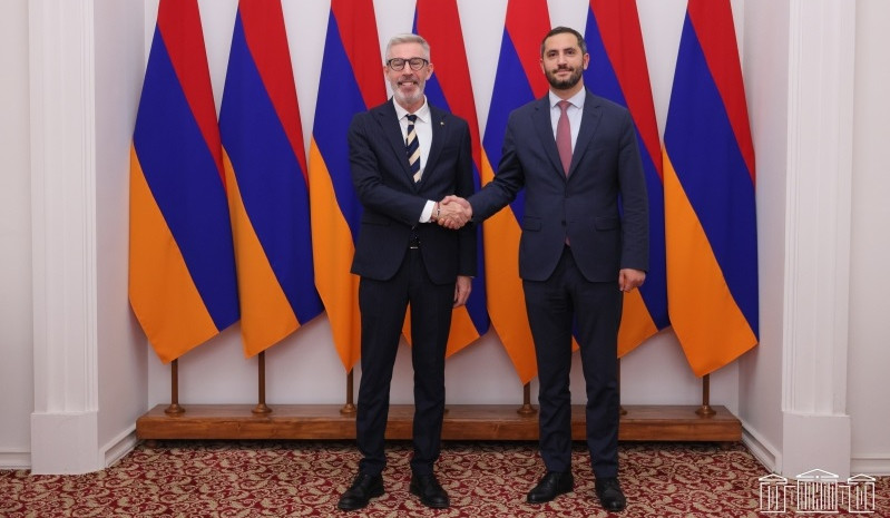 Рубен Рубинян и посол Свенссон обсудили вопросы, касающиеся углубляющихся межпарламентских отношений между Арменией и Швецией