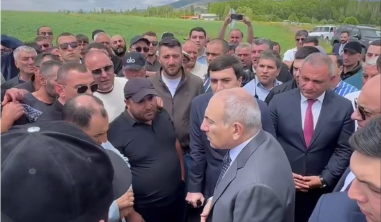 Չնախատեսված կարճատև հանդիպում Լեռնանիստի բնակիչների հետ. վարչապետը տեսանյութ է հրապարակել