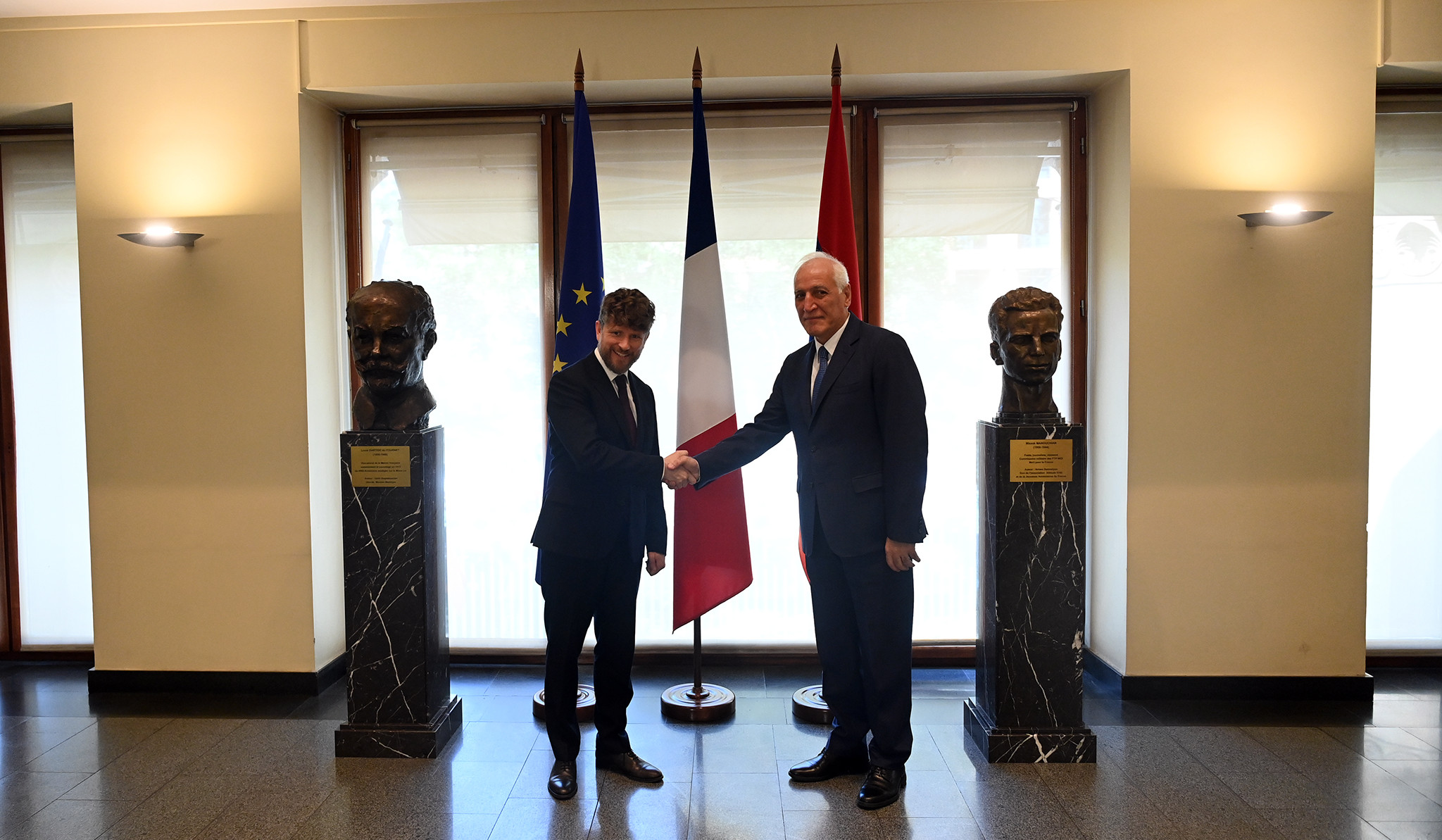 ՀՀ նախագահը Ֆրանսիայի Ազգային տոնի առթիվ այցելել է ՀՀ-ում Ֆրանսիայի դեսպանատուն