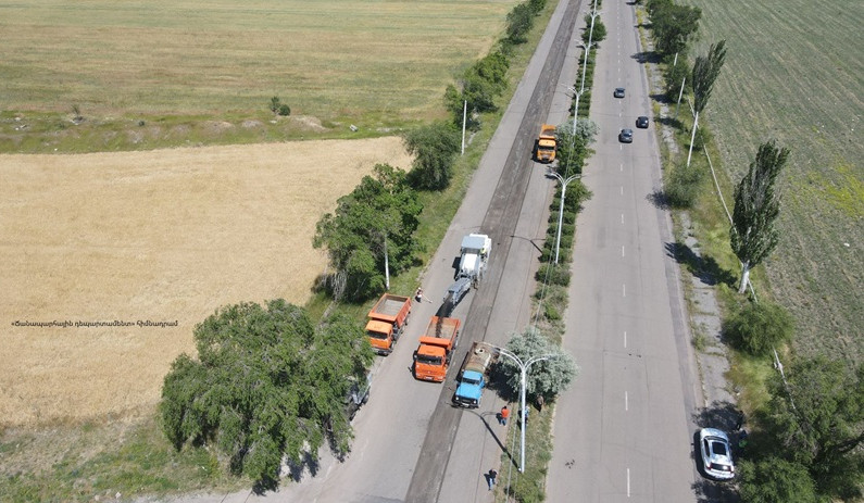 Մեկնարկել են Մ-1 միջպետական ճանապարհից դեպի Գյումրու օդանավակայան տանող ճանապարհի միջին նորոգման աշխատանքները