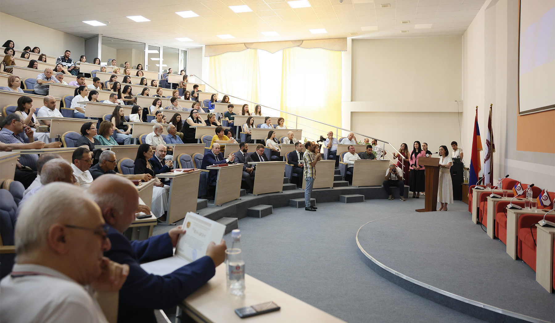 Իրացվել որպես լիարժեք քաղաքացի՝ սեփական գործունեությամբ նպաստելով պետության զարգացմանը. ԿԳՄՍ նախարարը պարգևններ է հանձնել ՇՊՀ-ում