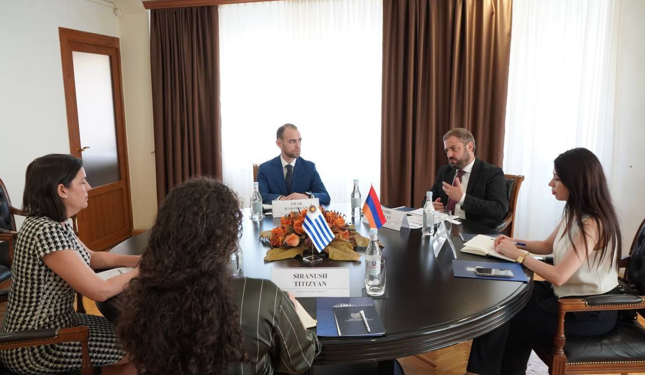 Gevorq Papoyan və Uruqvay səfiri iki ölkə arasında iqtisadi əməkdaşlığın genişləndirilməsi perspektivlərini müzakirə ediblər