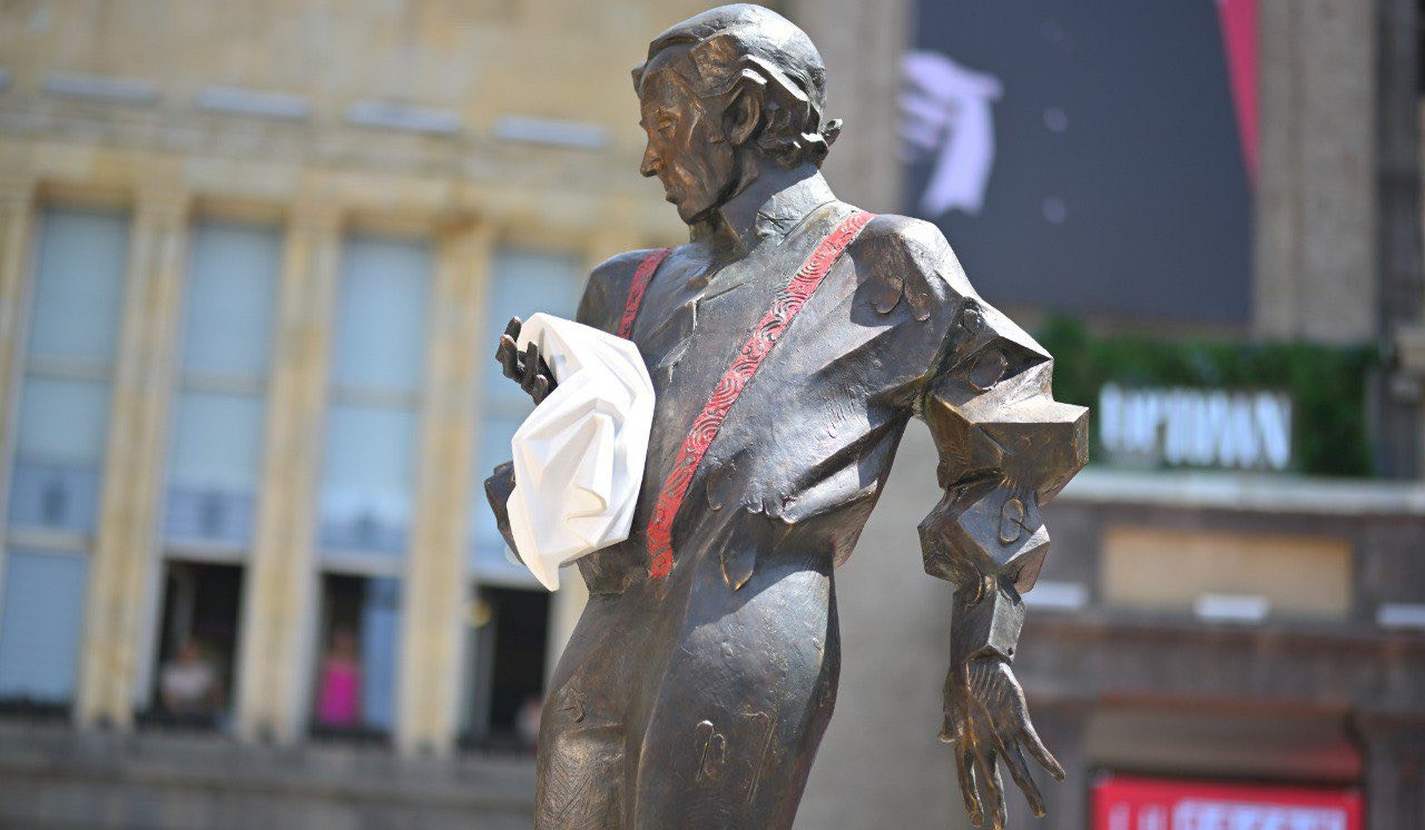 Ազնավուրի արձանի ստեղծման ֆինանսավորումը ամբողջությամբ իրականացվել է Երևանի քաղաքի բյուջեի հաշվին. Լևոն Հովհաննիսյան