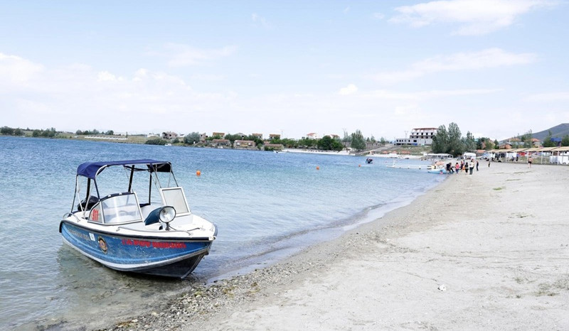 Փրկարարներն ափ են դուրս բերել քաղաքացիների